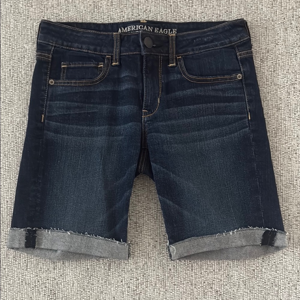 American Eagle Outfitters Women's Dark Blue Denim Shorts, size 6.